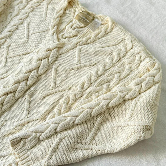 Vintage Cream  and white cable knit cardigan sweater - Picture 3 of 7